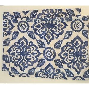 2 Vera Bradley Blue White Medallion Pillow Shams Zippered Reversible 20" x 26"